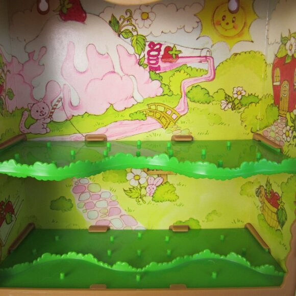 Vintage Strawberry Shortcake 1980's Miniatures Display Cabinet & 10 Mini Figures - Picture 9 of 15